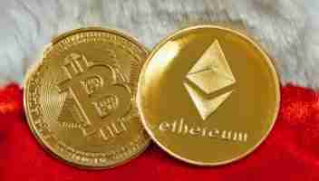 Blockchain-v-s-ethereum-1-1